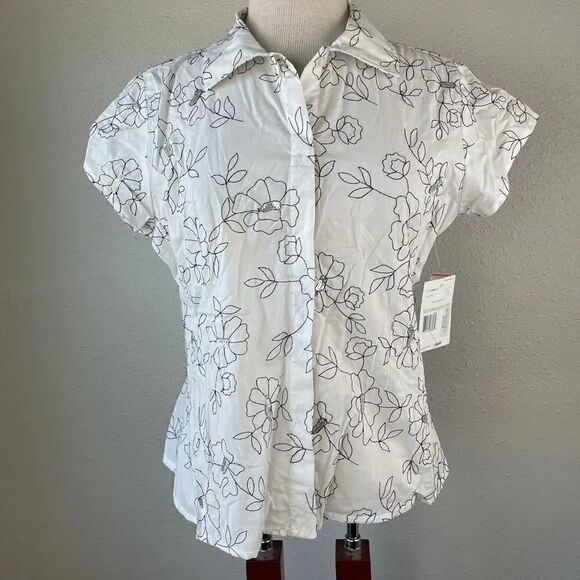 Liz Claiborne Tops - NWT Liz Claiborne Floral Button Down Shirt Size 10